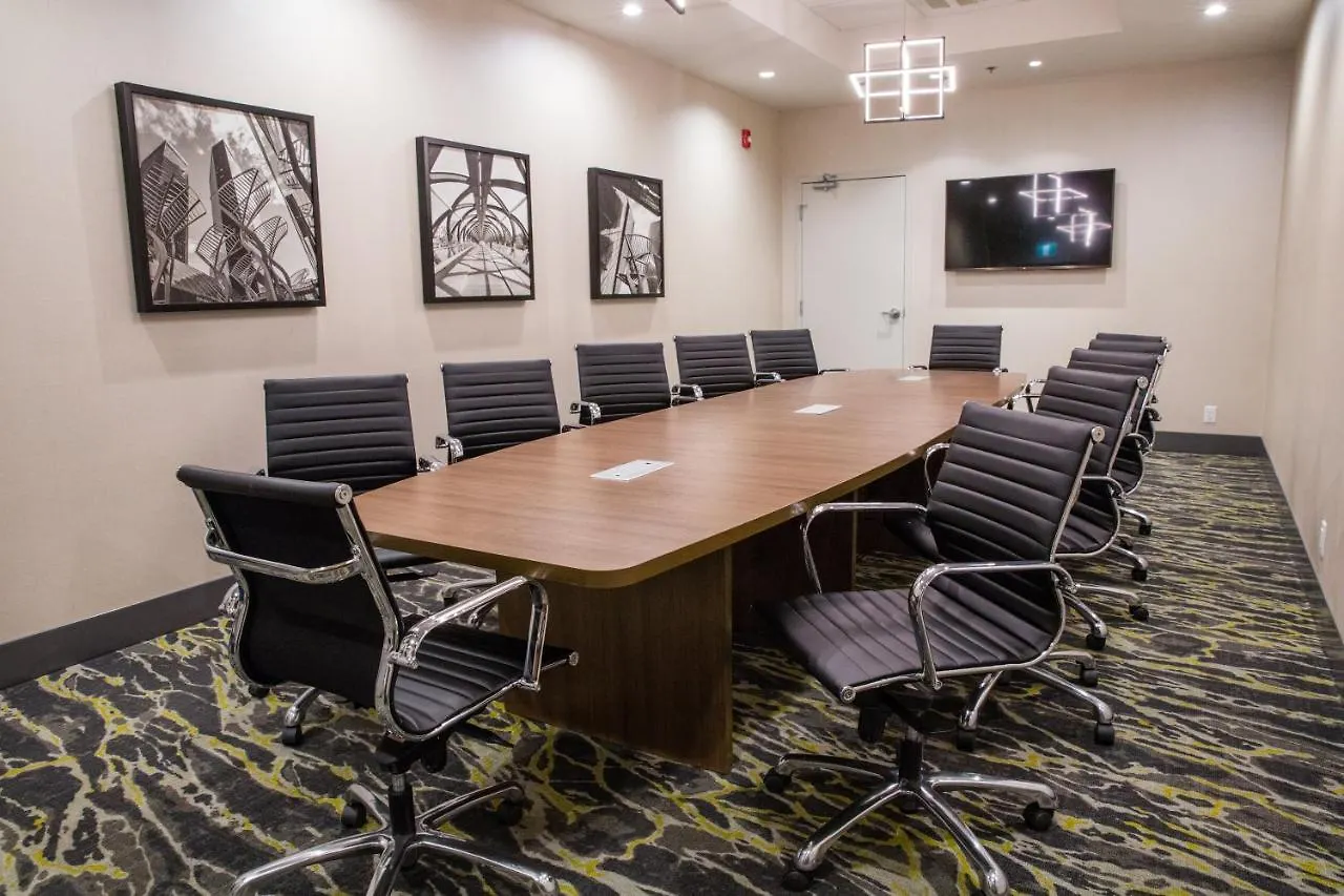 Holiday Inn Hotel & Suites Calgary South - Conference Ctr By Ihg